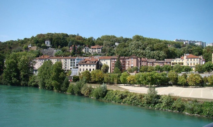 Vaulx-en-Velin Wohnung | Appartement Charmant, parking gratuit