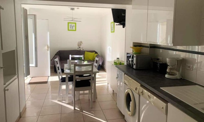 La Courneuve Haus | Homerez - Nice house for 4 ppl. with garden and terrace at La Courneuve