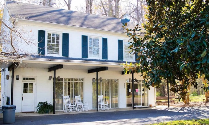 Clemmons Wohnung | Take it easy at this unique and tranquil getaway