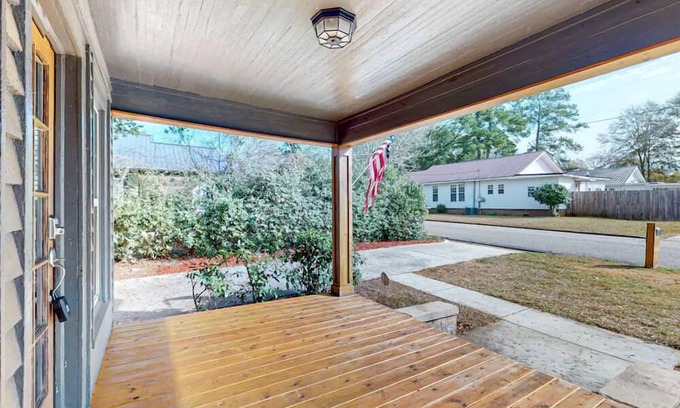 Enterprise Haus | In the Heart of Enterprise,12 minutes from Fort Novosel Enterprise Gate