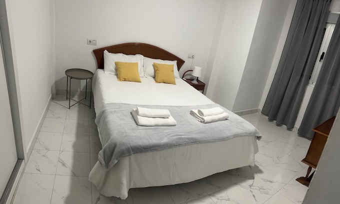 Bailen-Miraflores Eigentumswohnung | Apartamento Domingo