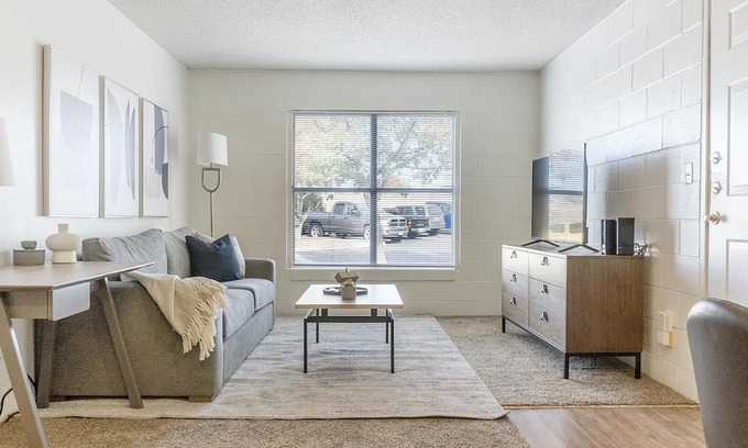 Biggs Field Wohnung | Modern Apartment in Prime Location (ID1266X956)