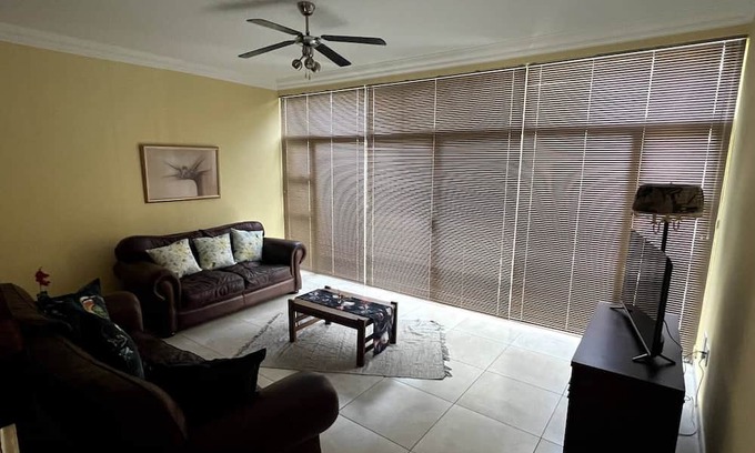 Three Rivers Wohnung | Ripplewood - Entire Condo in Vereeniging