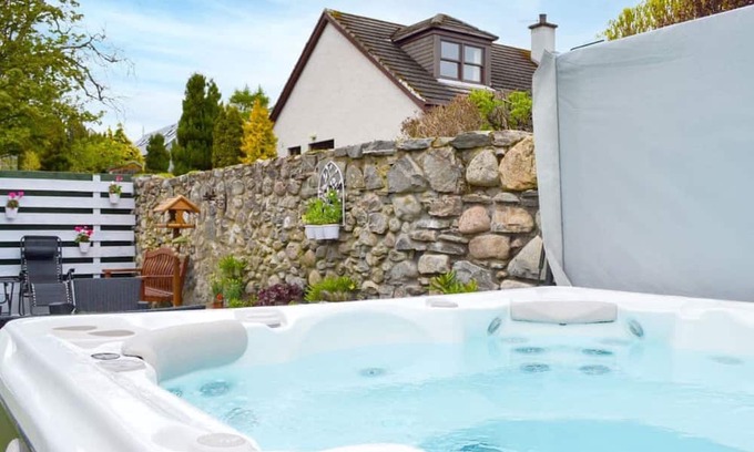 Grantown-on-Spey Haus | Strathspey Lodge - Retreat Group