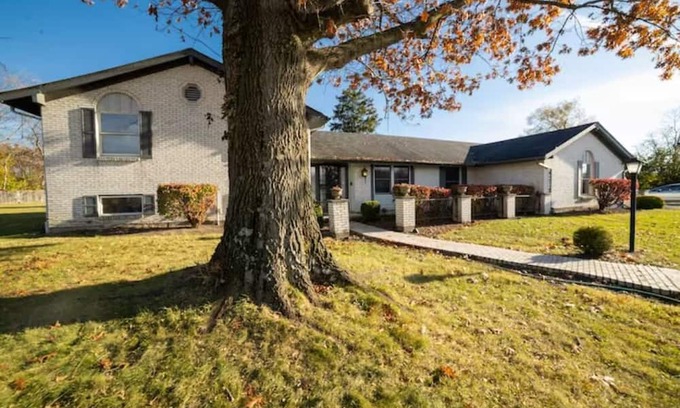 Dayton Haus | Family & Friends 5 Acre Estate Close to Everything