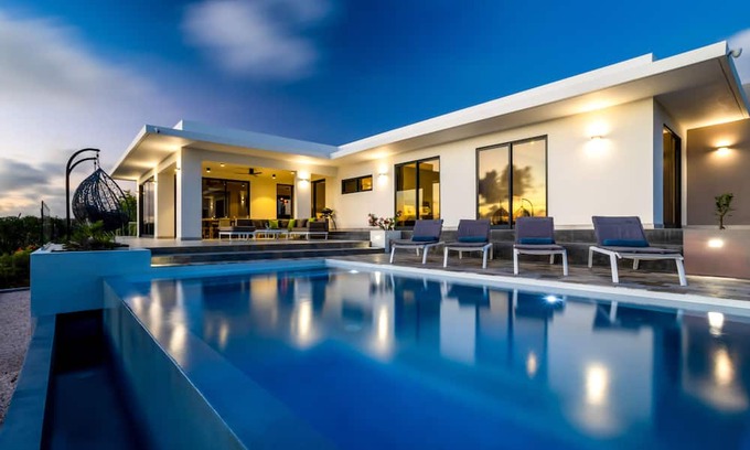 Sabadeco Haus | Kas di Luna, NEW! Luxury villa with gorgeous ocean views and infinity pool.