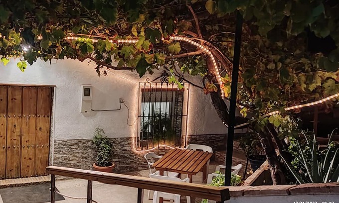 Alcaudete Haus | Holiday Home 'Villa Cuartelillos' with Mountain View, Private Pool and Wi-Fi