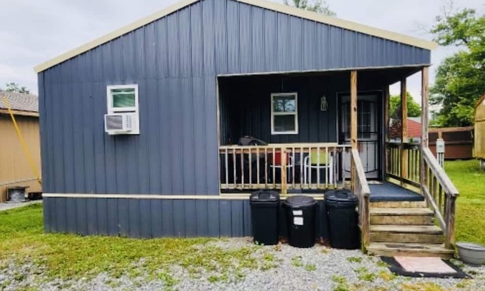 Pipestem Kabine | Cozy Tiny House close to outdoor activities - 3 minutes to Pipestem State Park!