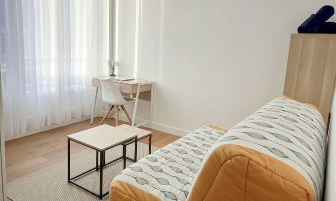 Le Raincy Wohnung | Vrbo Property