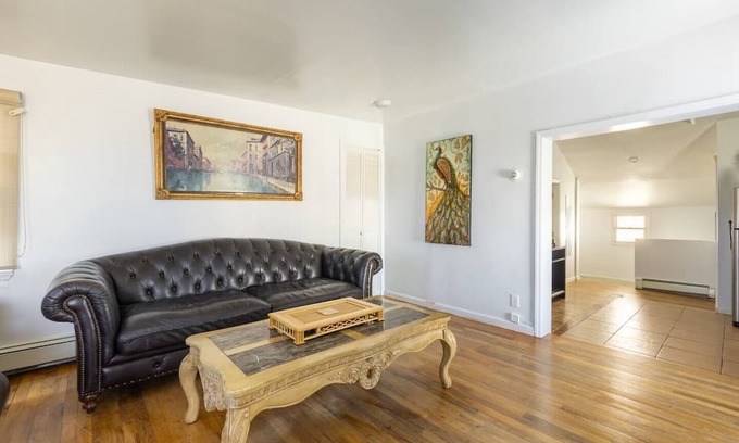 East Bronx Wohnung | 🅱🅾🅾🅺 🅽🅾🆆 1BR Private Beach + Patio