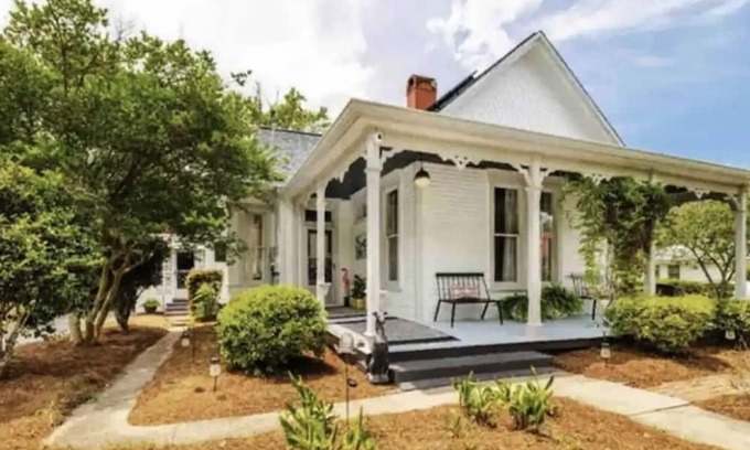 De Funiak Springs Haus | Minutes from historic downtown and Lake Defuniak! Pet friendly 🐶