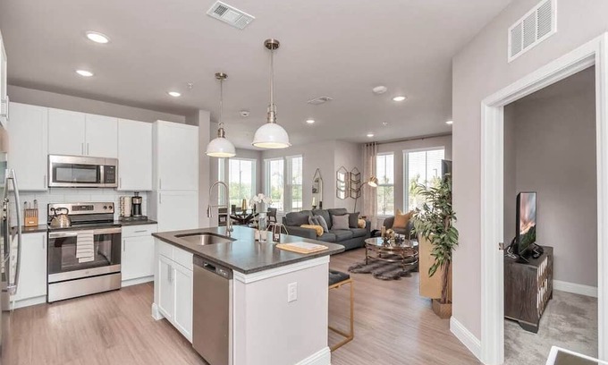 Clear Lake Shores Wohnung | The Golden Treasure near Kemah Boardwalk and NASA