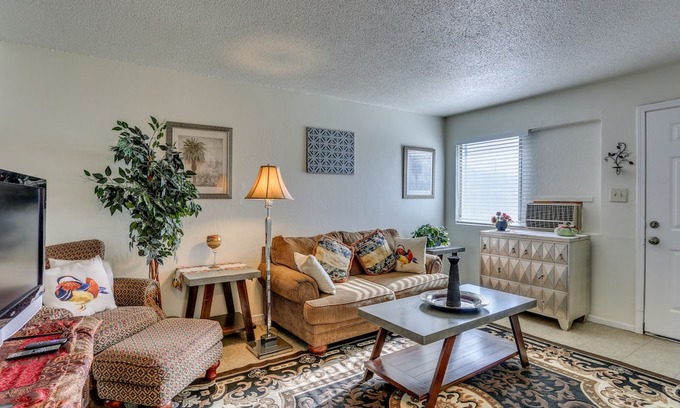 Downtown Wohnung | Centrally Located Apt ~ Half-mi to Ucsf Fresno!