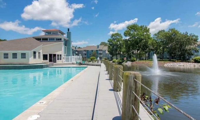 North Central Wohnung | Luxury Apartment - 10 min from oceanfront