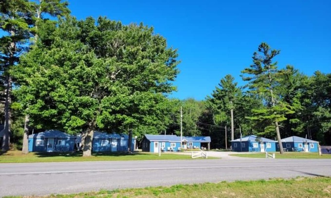 Oscoda Kabine | The Bungalow #5 w/ 2 Bedrooms