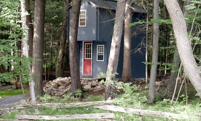 Hastings Highlands Kabine | Lakefront Tiny Home