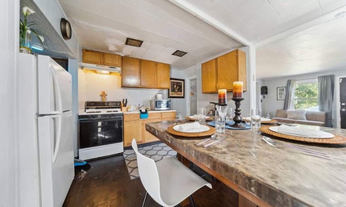 Euclid Haus | Euclid and Babbit Road 3 b 2 b