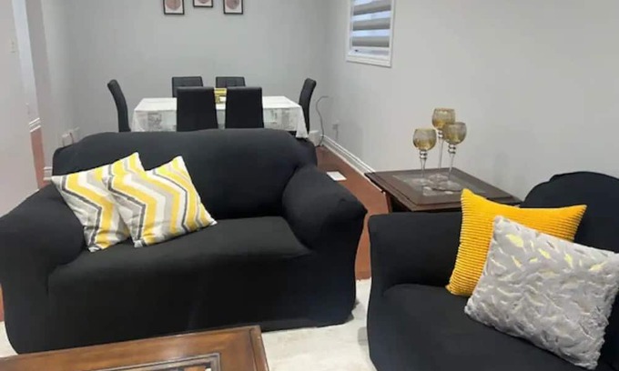 Malton Haus | 4-6 km, from Toronto Pearson Airport .3 Private Bed Rooms+ Hall Sleep 2 to 8 .