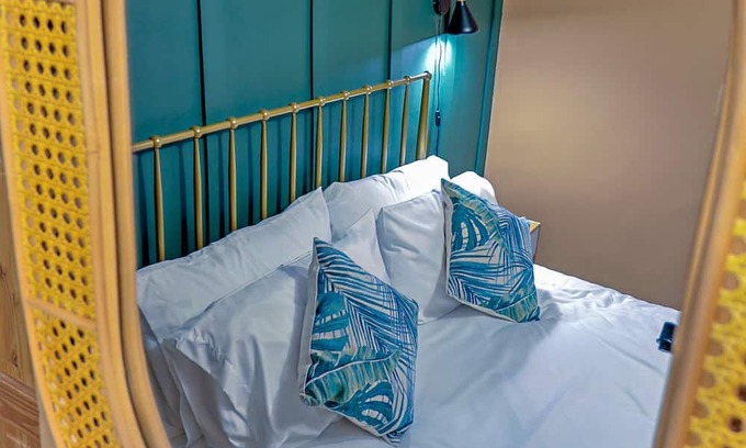 Burnham-on-Crouch Hütte | The Bay Tree Cottage is a newly refurbished cottage with loads aminities inside