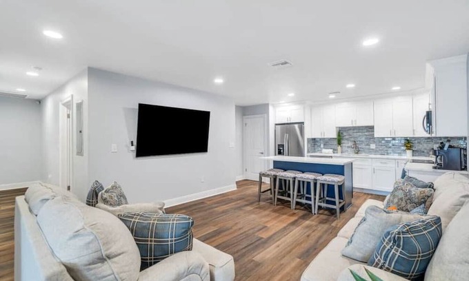 Metairie Wohnung | Conveniently Located Contemporary Condos