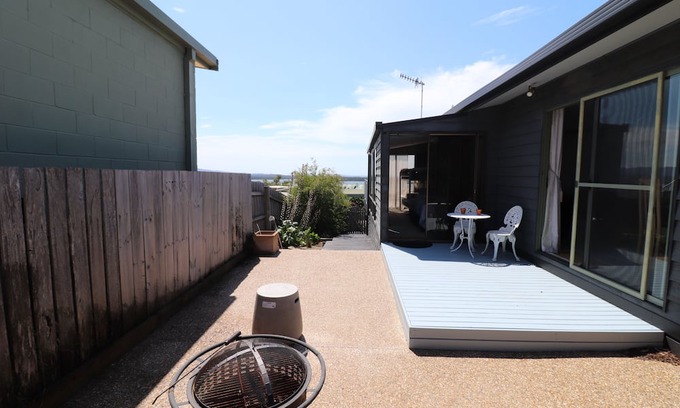 Mallacoota Haus | 26 Brady Street