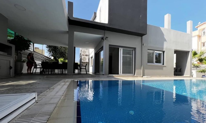 Zeytinlik Villa | Magnificent Villa with Private Pool in Girne