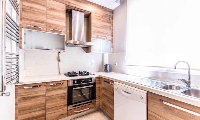 Suadiye Wohnung | Chic Residence 5 min to Bagdat Ave in Kadikoy