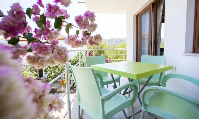 Palamutbuku Wohnung | Flat w Nature View Balcony 1 min to Beach in Datca