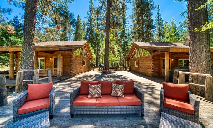 Sloat Kabine | The River Cabins @ The Lost Sierra Ranch w/ Fishing Ponds & 1 Mile of Riverfront