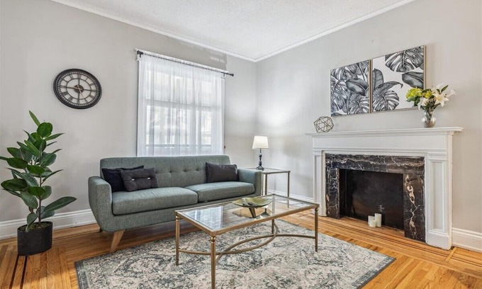 Hamilton Haus | Spacious Family Home with Back Patio