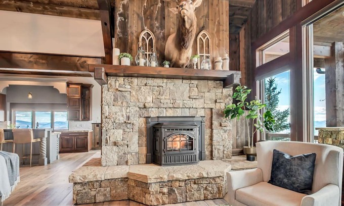 Stagecoach Estates Haus | Park City home close to skiing, snowmobiling, Sundance & Main Street.