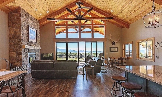 Star Valley Ranch Haus | Canyon Pines Retreat ⁓Snowmobilers Dream ⁓Hot Tub