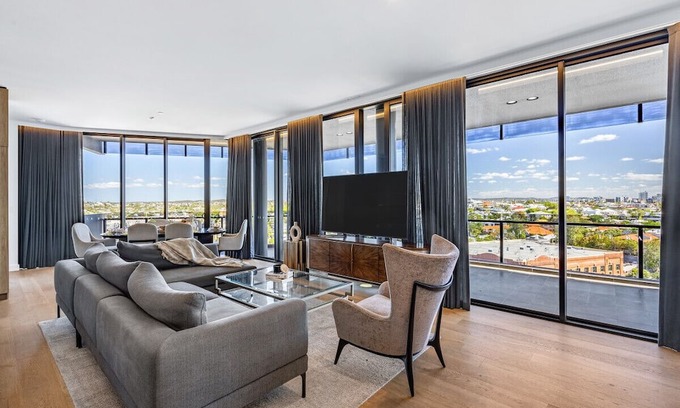 Newstead Wohnung | View From the Top - Brand New 3BR Luxury Skyhome