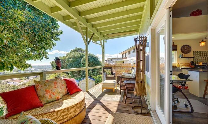 Aiea Wohnung | Inviting Aiea Bungalow w/ Balcony, Grill & Views!