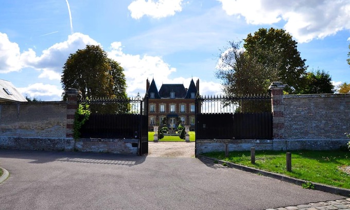 Martot Sonstige | Homerez - Spacious mansion for 8 ppl. with swimming-pool at Criquebeuf-sur-Seine