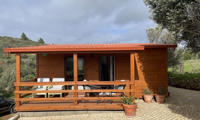 Bouvet Island Kabine | Modern Private Cabin in Praia Da Salema. Ideal for a quiet escape!