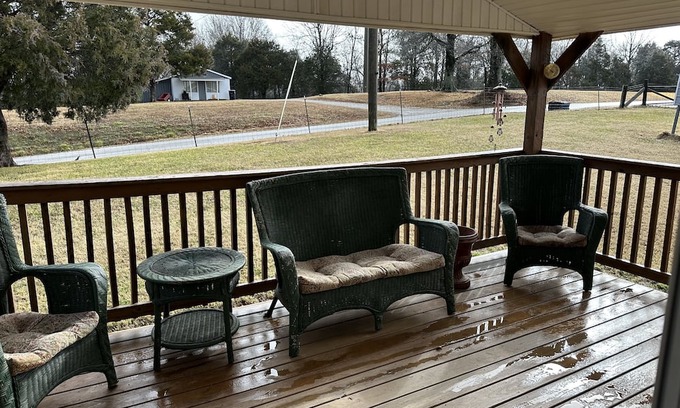 Mc Dougal Sonstige | Country View Escapes located in Piggott Arkansas 72454 Cozy, relaxing atmosphere