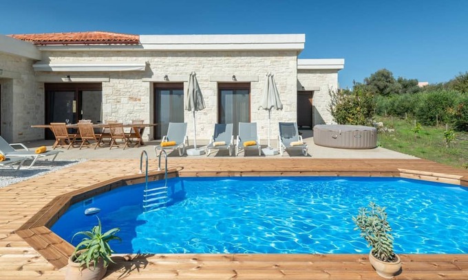 Galatas Villa | Montes Albi Villa - Living In Nature