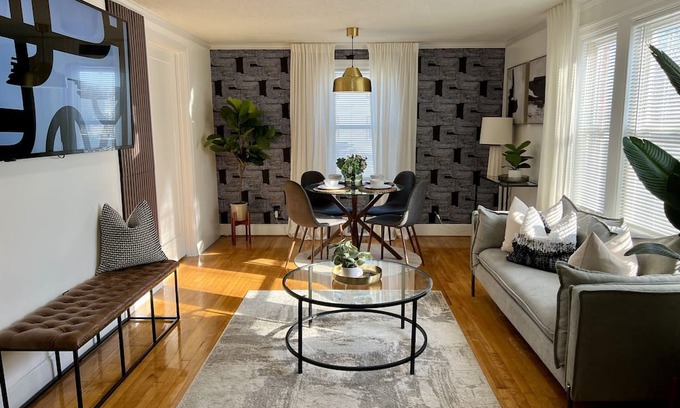 Southern Mattapan Haus | Entire house in Boston, MA. Public transit & kids' playground across the street.