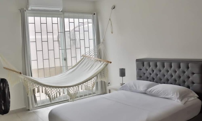 Las Bajadas Wohnung | Well located airconditioned apartment. We invoice!