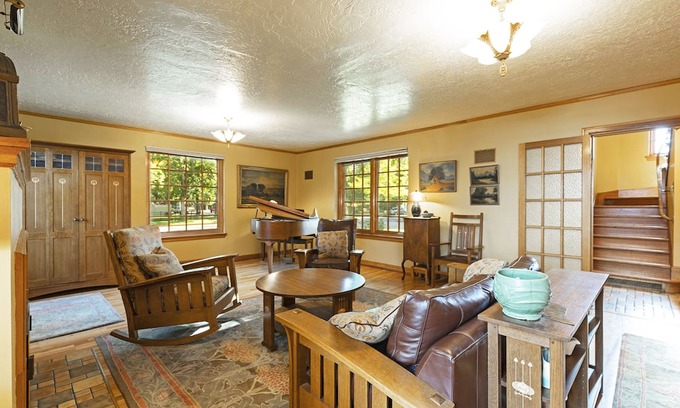 University District Haus | Stunning Craftsman-era house in the tree-line University District near downtown