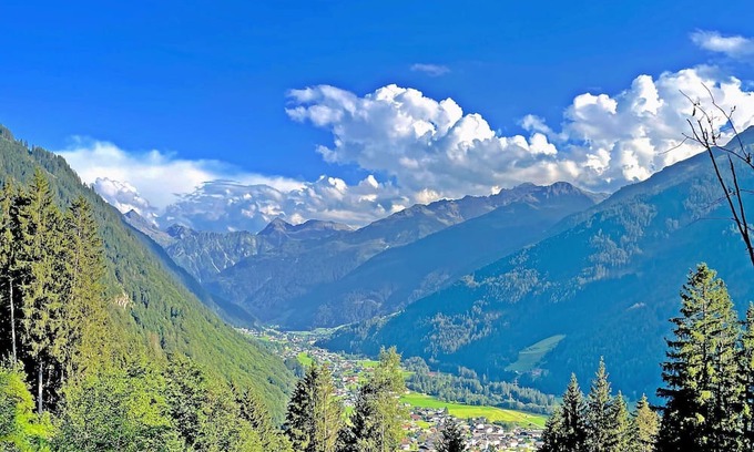 Sankt Gallenkirch Wohnung | Spacious apartment in Gortipohl with garden