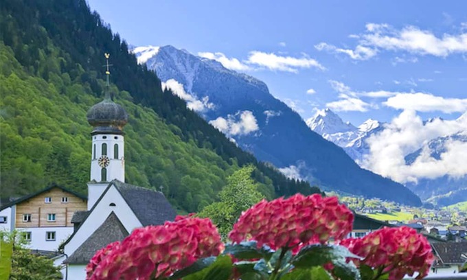 Sankt Gallenkirch Wohnung | Beautiful apartment in Gortipohl with garden