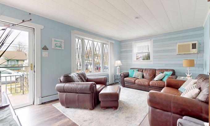 Brigantine Hütte | Excellent location!! Beach House 2 Blocks from the beach! Pet Friendly🐶