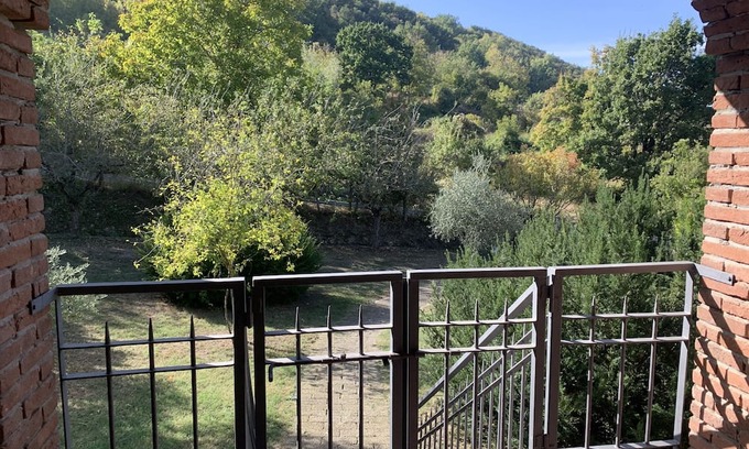 Vernasca Wohnung | Large spacious pet-friendly apartment in the heart of the countryside.