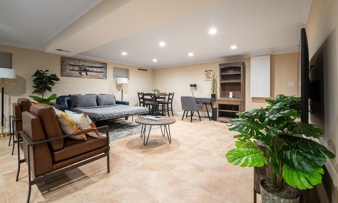 Newington Wohnung | Comfy&Spacious 1BD Springfield VA Basement Suite with Kitchenette