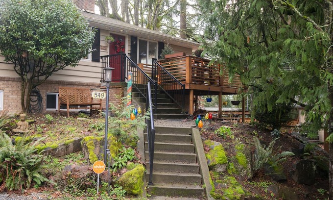 Edmonds Haus | Charming and Spacious PNW Escape