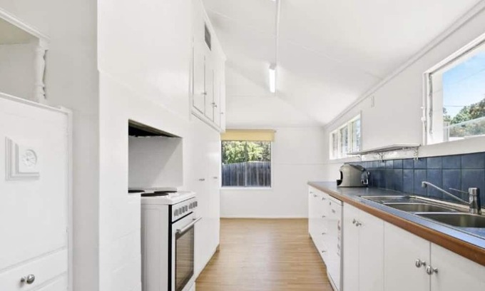 Cannons Creek Haus | Water front direct water access