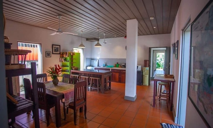 Luang Prabang Villa | Grande Villa de Style Près du Centre de Luang Prabang, Idéal Pour les Familles