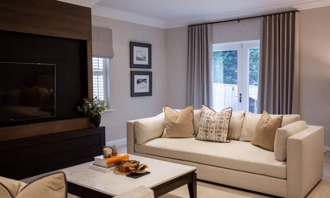 Crawcrook Haus | Welcome to our 5-bed, pool haven in the heart of Medburn Village, Newcastle